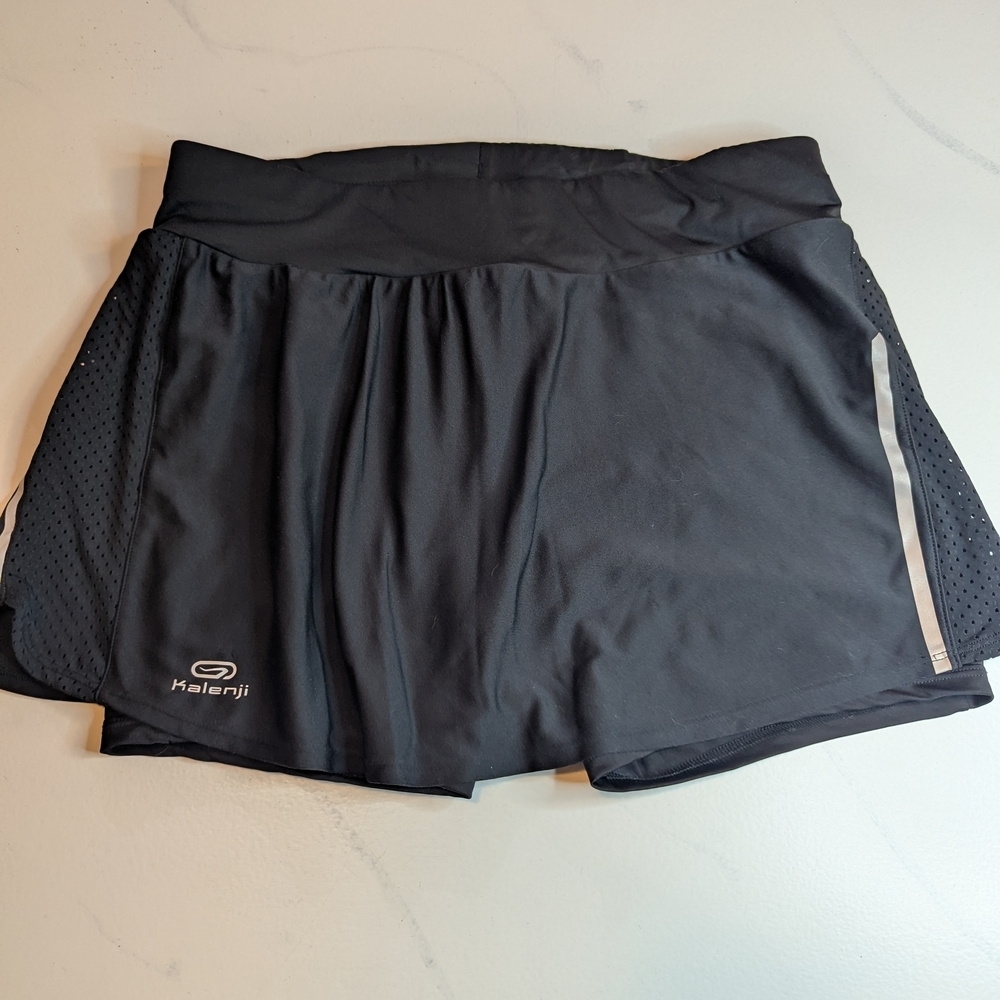 Kalenji Women’s Trail Running Decathlon Shorts Skort Black, Size Medium